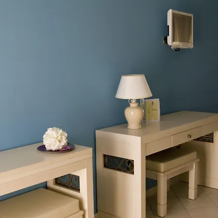 Palazzo Reginella アパートホテル 4*