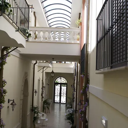 アパートホテル Palazzo Reginella ボヴァリーノ・マリーナ