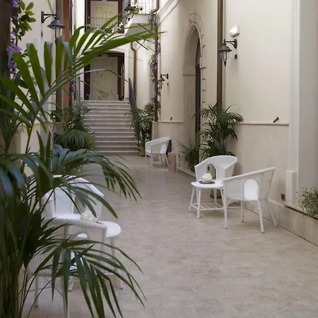 Palazzo Reginella Aparthotel