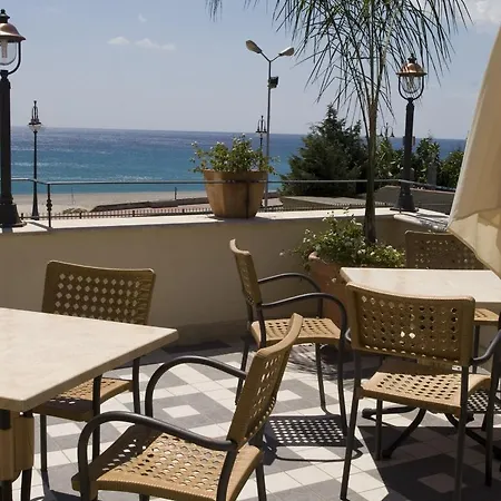 Apartmanhotel Palazzo Reginella 2*