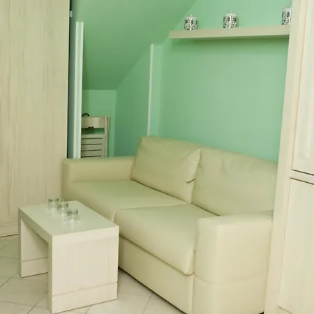 Palazzo Reginella 4* 보발리노 마리나