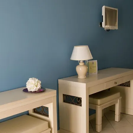 Palazzo Reginella 4* 보발리노 마리나