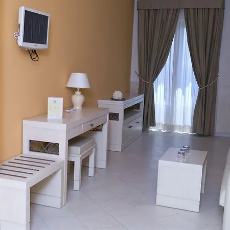 Palazzo Reginella Apartmanhotel 2*