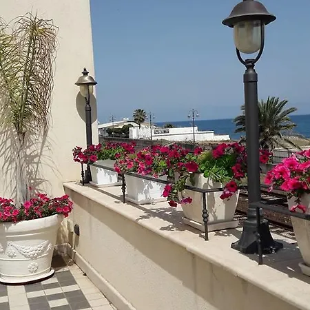 Palazzo Reginella 보발리노 마리나